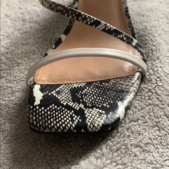 Marc Fisher Square toe heel - Picture 2 of 3